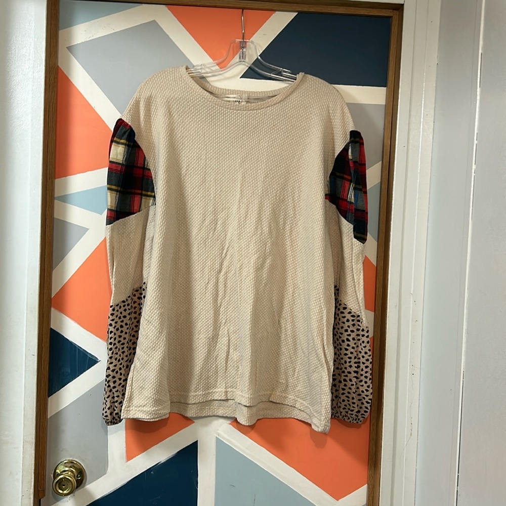 Women’s long sleeve tee